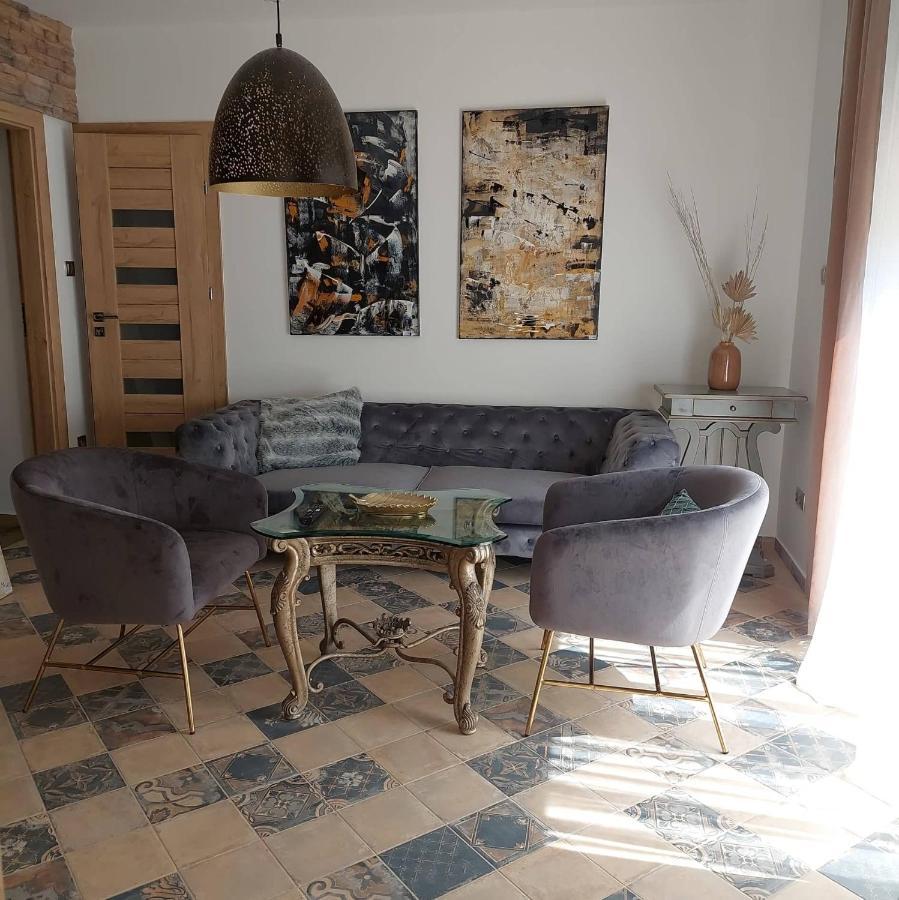 Dr Becsey Luxury Apartman Bekescsaba Exteriér fotografie